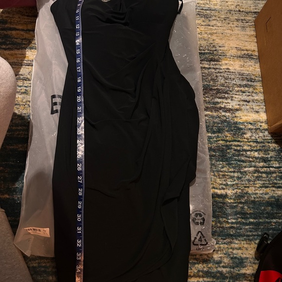 Cache Dress 0 - Picture 11 of 12